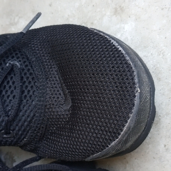 Youth Nike Presto Fly Sneakers (4y) - Picture 3 of 9